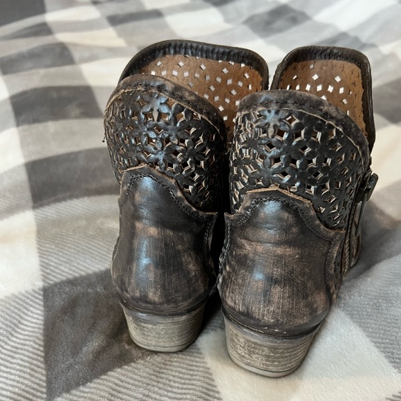 Brown soft leather booties. - Picture 7 of 7